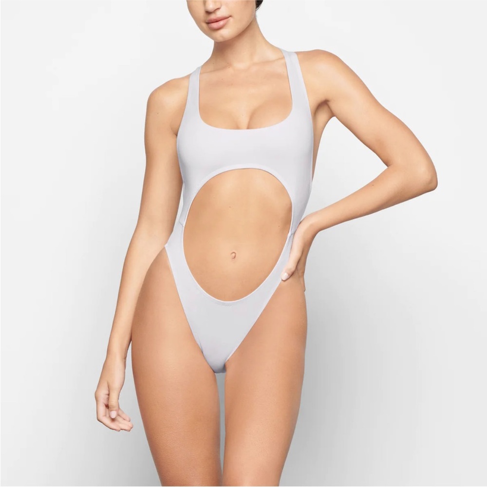 Skims Swim: White Monokini size